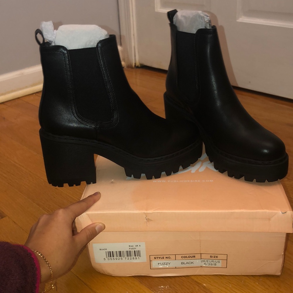 Black Platform Chelsea boots